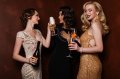 Нервным женщинам нужно пить шампанское