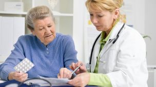 Сколько украинцы платят за лечение коронавируса и положена ли компенсация?