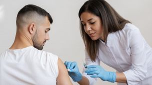 Бесплатная вакцина для Украины: кто производитель и когда станет доступной?