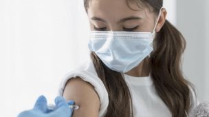 Топ-5 главных мифов о вакцине против COVID-19