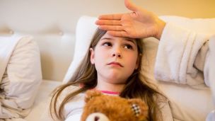 Можно ли ребенку с насморком или кашлем посещать школу или сад – Минздрав