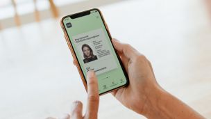 Теперь в «Дія» можно скачать ковид-сертификат на смартфон