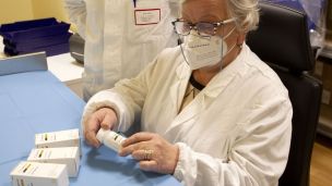 Ковид будут лечить препаратом «Молнупиравир». Кому его будут назначать?