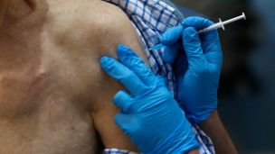 У вакцинованих від ковіду підвищені ризики серцево-судинних та неврологічних захворювань