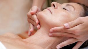 Щоб не прискорити старіння, відмовтеся від цих б’юті-процедур після 40 років