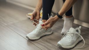 Сильно пітніють ноги: що робити?