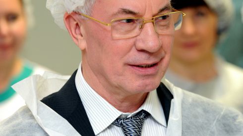 Азаров снизит цены на лекарства