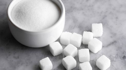 Сладкоежки, умерьте аппетит: сахар приводит к болезни Альцгеймера