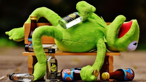 Как много пить на Новый год и не пьянеть?