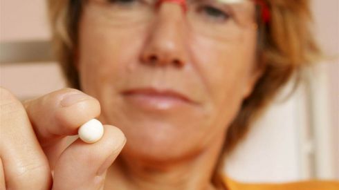 Ведутся испытания нового препарата, который снизит приливы на 72%