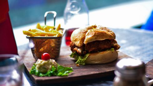 Невероятно: фаст-фуд полезен для мозга!