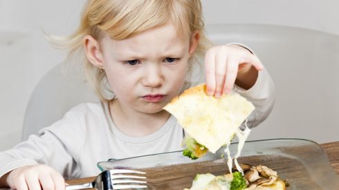 Как научить ребенка правильно питаться: 8 секретов