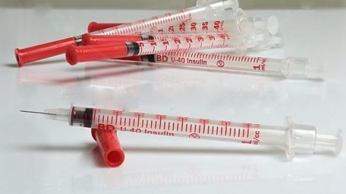 Из аптек пропадут капельницы, шприцы и вата?