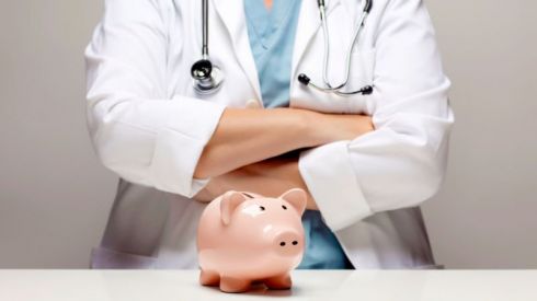 Сколько в среднем получают медики