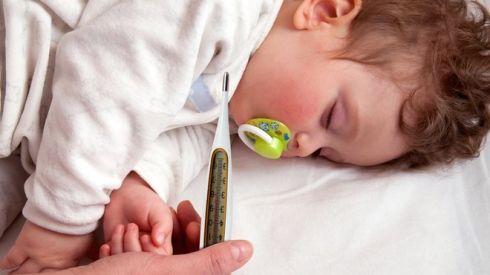 Как сбить температуру у ребенка