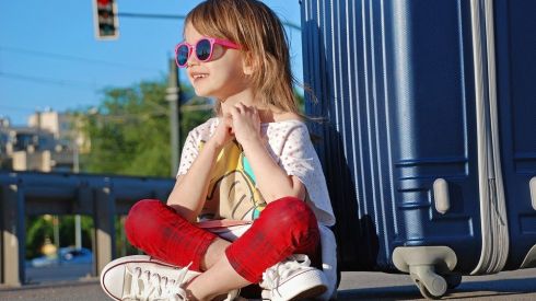 Комаровский советует защитить глаза детей от солнца