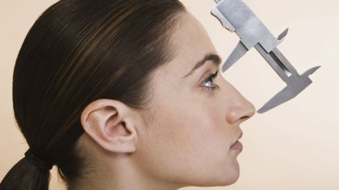 Самое важное о пластике носа: что это за операция, показания и возможные риски