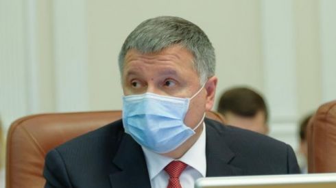 Карантин может продлиться до середины мая: Аваков