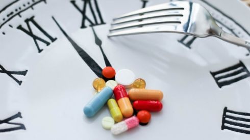 В какое время суток пить витамины, чтобы они лучше усваивались