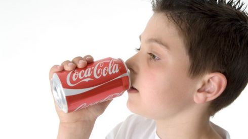 Педиатр перечислил опасные для детей продукты, содержащие кофеин