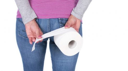 Кров на туалетному папері: що робити?