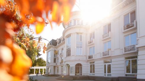 Ми працюємо у вихідні