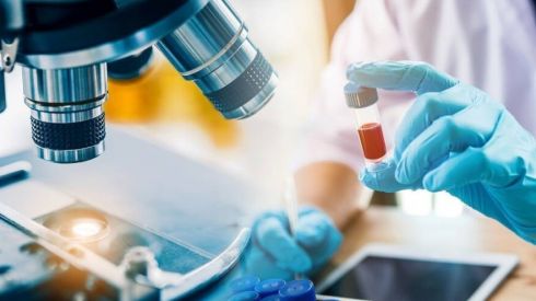 В частных лабораториях начали тестировать украинцев на ковид за счет государства