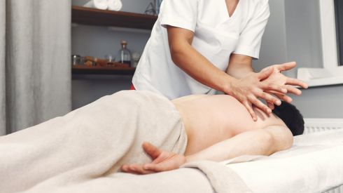 Кому нельзя делать массаж?