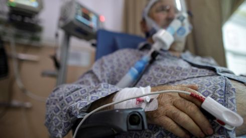 Что известно о новом штамме ковида «Омикрон»: симптомы и опасность