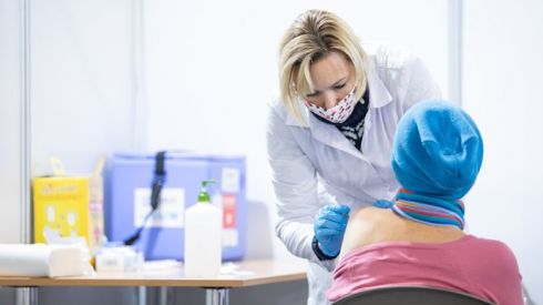 Третья прививка в Украине может стать обязательной