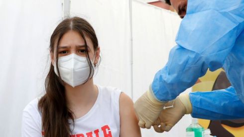 Вакцинованим від коронавірусу дітям планують також нараховувати тисячу
