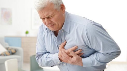 Болить серце: які причини і як собі допомогти