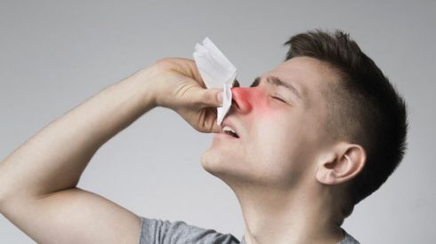 Що робити при кровотечі з носа і що заборонено