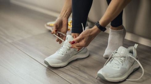 Сильно пітніють ноги: що робити?