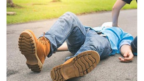 Людина втратила свідомість: що робити