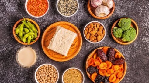 Що таке фітоестрогени і чому вони так необхідні для жіночого здоров’я