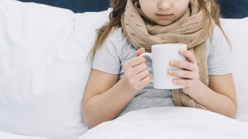 Если у ребенка рвота, давайте ему пить часто, но по глотку