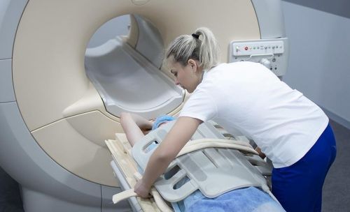 Для диагностики грыжи позвоночника необходимо МРТ