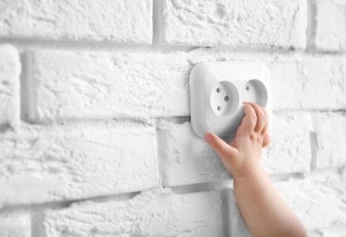 Розетки нужно обязательно заглушить