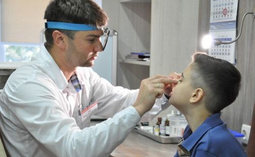 При ушибе или травме носа осмотр ЛОРа обязателен