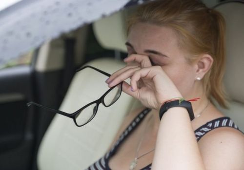 Ухудшение зрения - один из симптомов густой крови