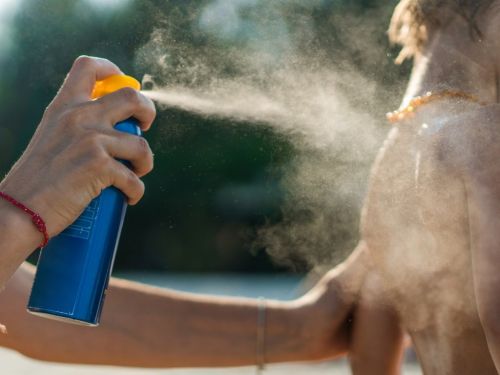 Бензол был обнаружен в средствах от солнца в форме аэрозолей