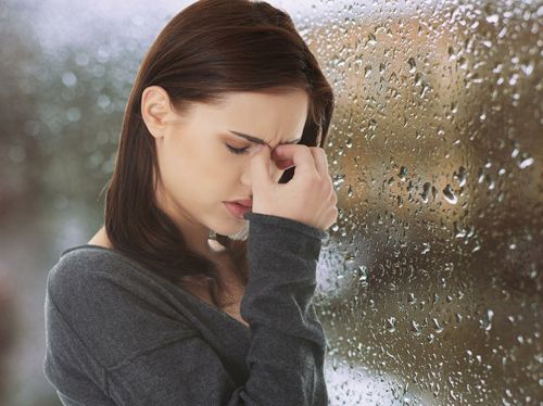 В морозную погоду перед выходом на улицу обязательно нужно надевать головной убор